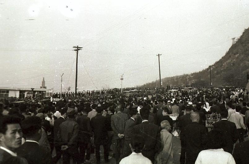 신민당 남산 야외음악당 선거유세