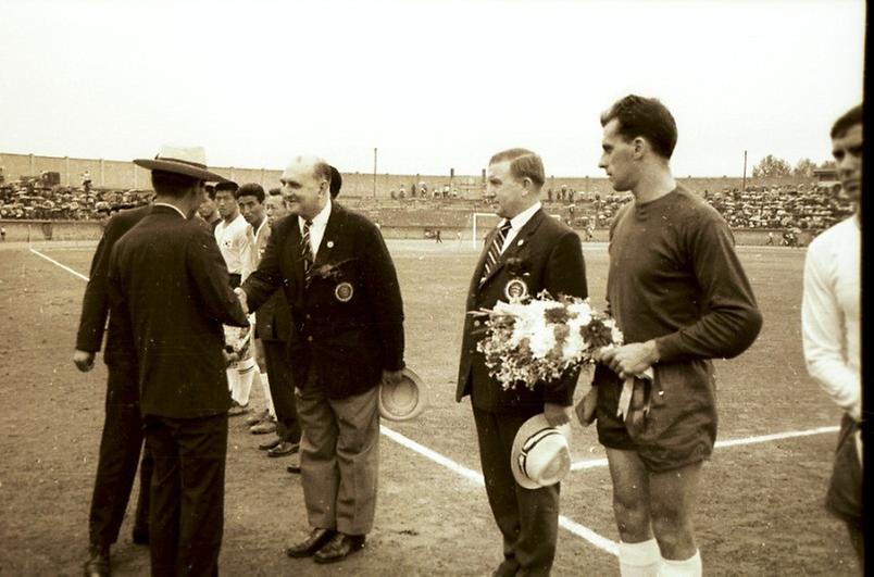 김현옥 서울시장, 한·영 축구경기 시구