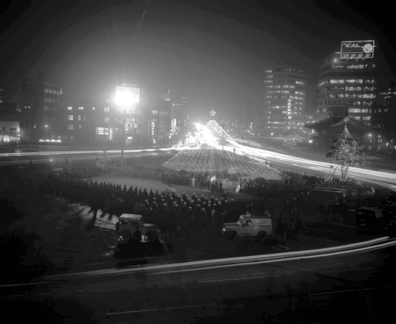 1968년 서울시청 앞 크리스마스 트리 점등식
