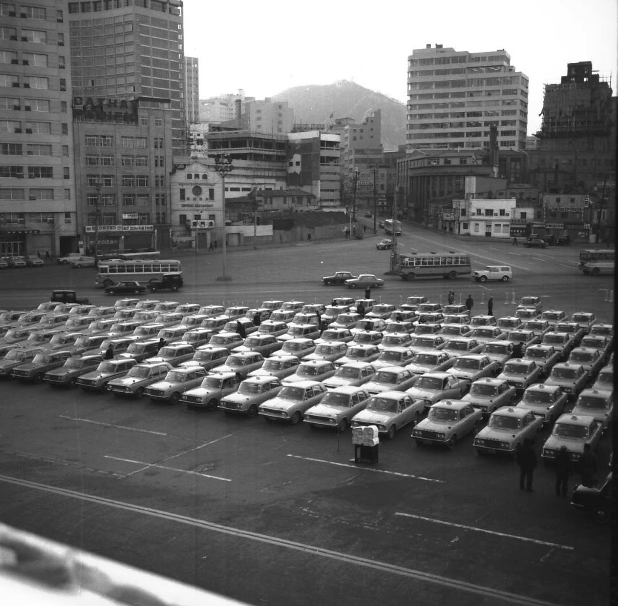 서울시 택시증차 행진식