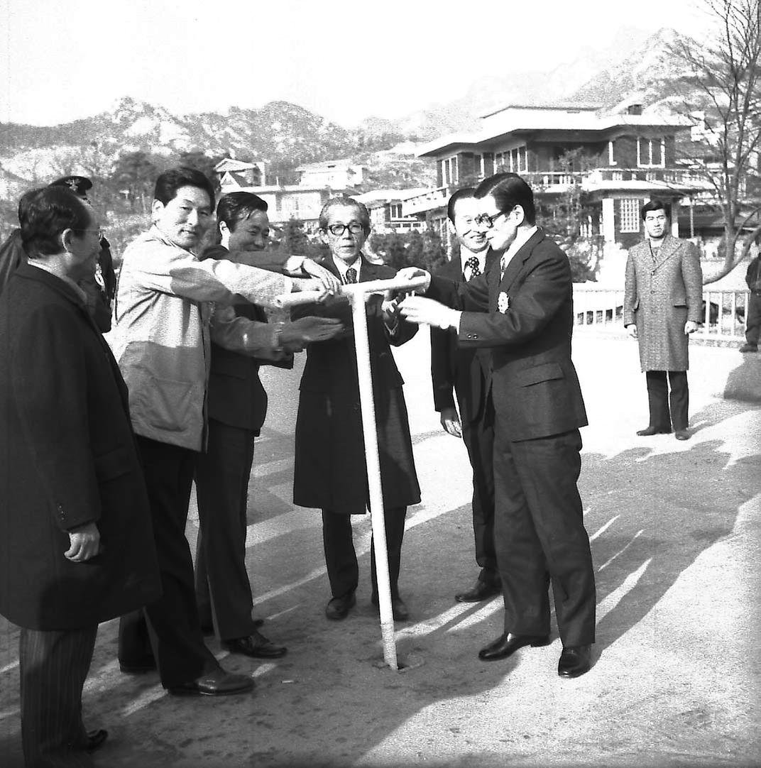 평창동사무소 준공 및 평창동 상수도 시설 통수