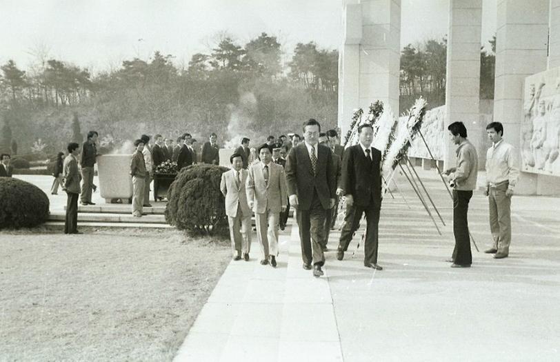 구자춘 서울시장, 4.19 국립묘지 참배