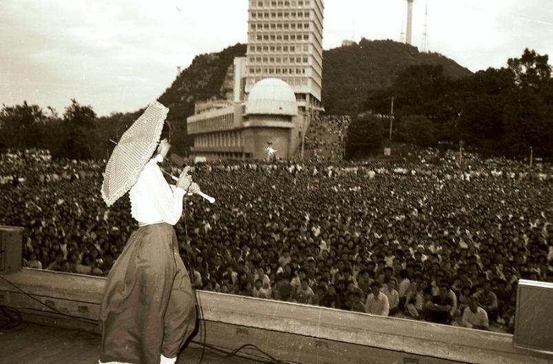 미국 제5공군 군악대 연주