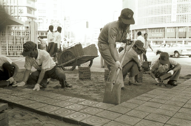 서울시청 앞 보도블럭 작업