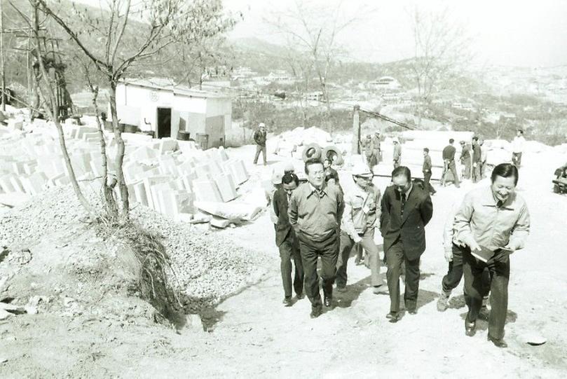 구자춘 서울시장, 서울성곽 보수공사 현장 시찰