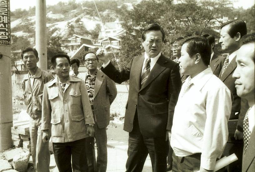 구자춘 서울시장, 오간수문 복원공사 현장 시찰