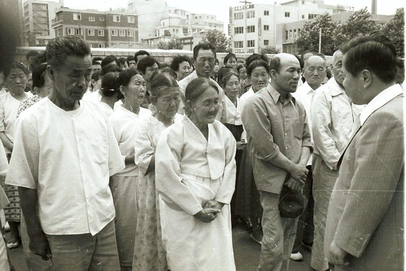 종로구, 새마을 이웃돕기 성미 전달