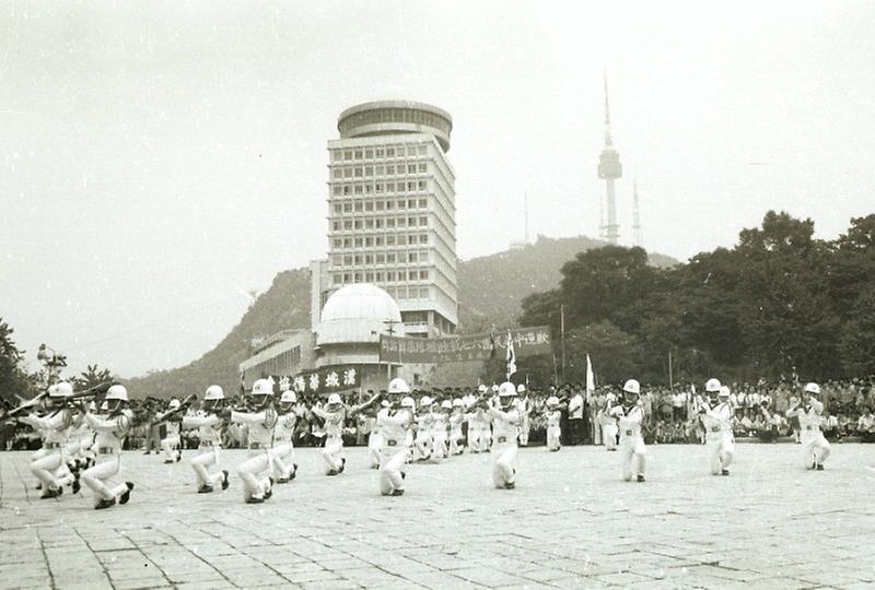 자유중국 순항훈련함대 사관생도 사열