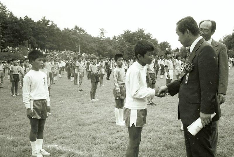 제1회 서울특별시장기 쟁탈 국민학교 축구대회