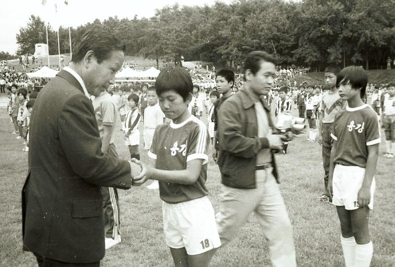 제1회 서울특별시장기 쟁탈 국민학교 축구대회