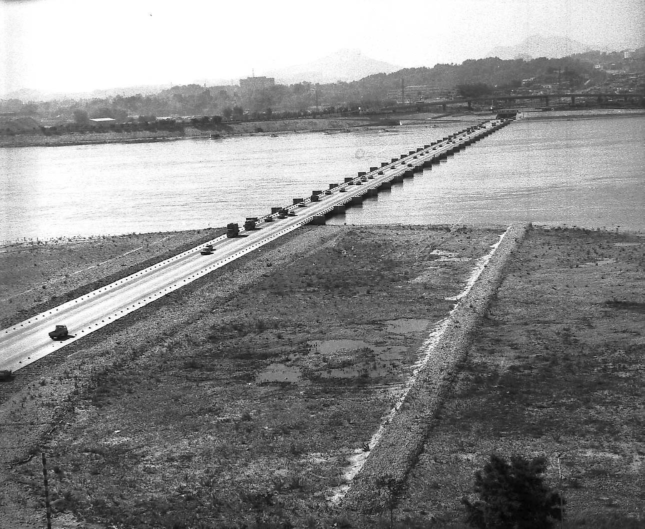 잠수교- 고속버스 터미널 고가도로 공사현장