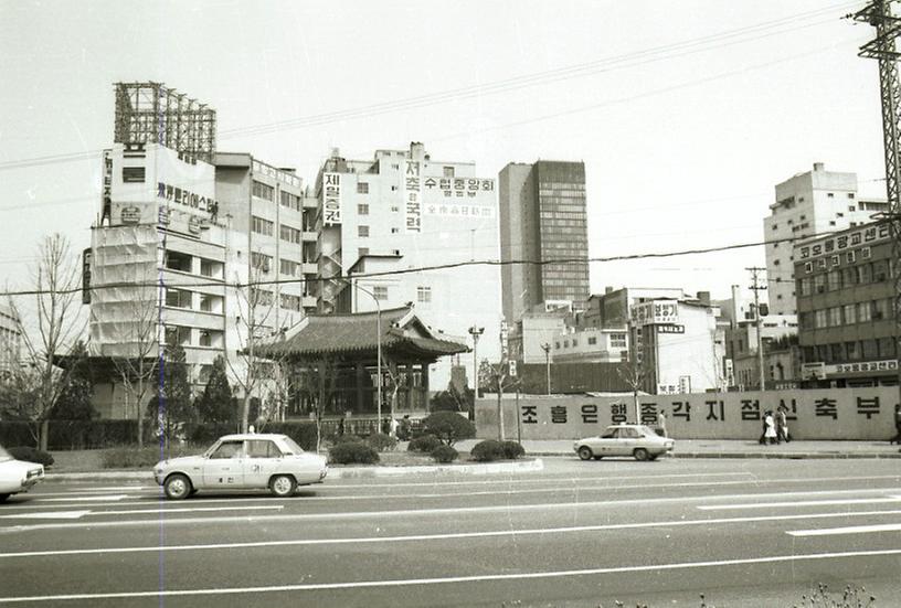 보신각 주변 공사 전