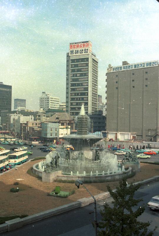 서울시청 앞 녹지와 분수대