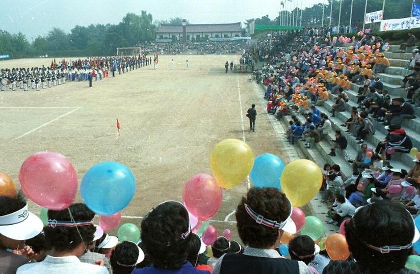 제1회 대통령하사기쟁탈 전국 새마을 조기 축구대회 개막