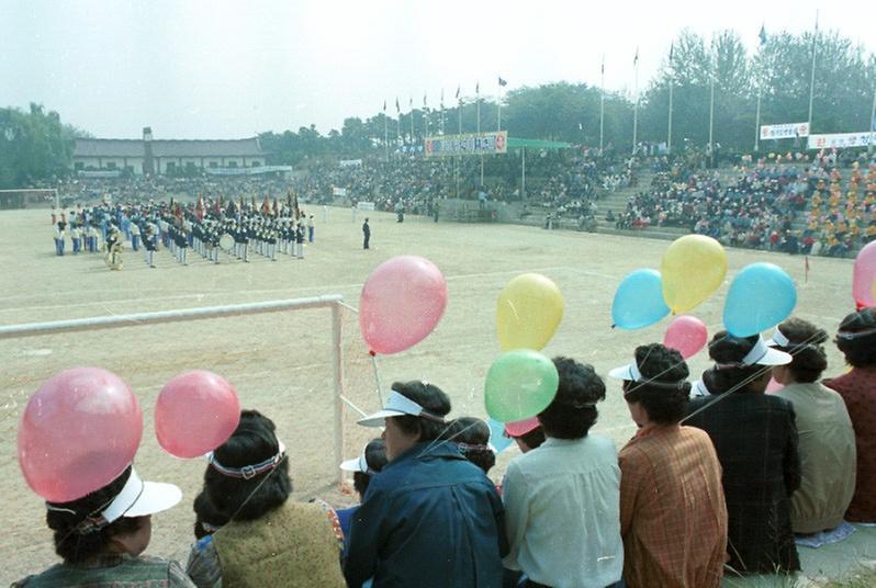 제1회 대통령하사기쟁탈 전국 새마을 조기 축구대회 개막