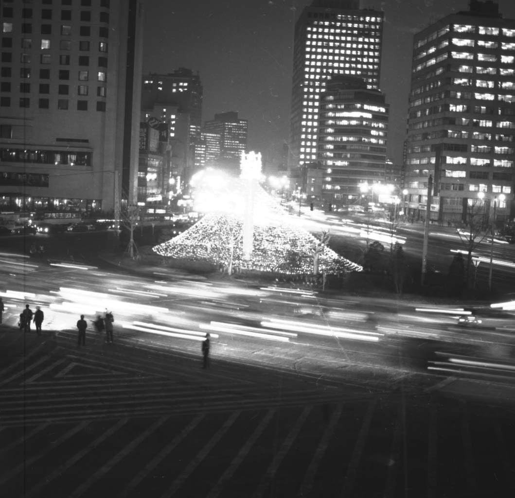 1981년 서울시청 앞 크리스마스 트리 점등