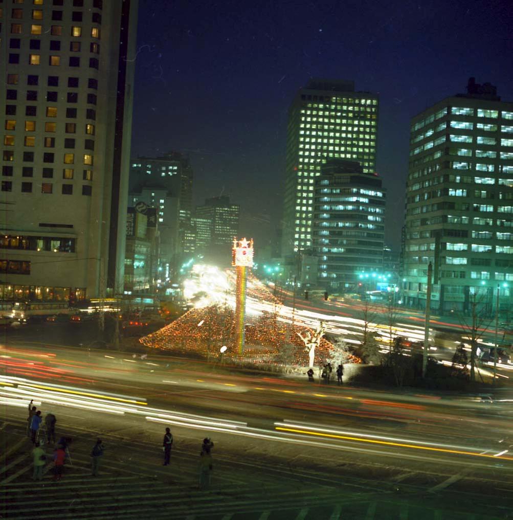 1981년 서울시청 앞 크리스마스 트리 점등