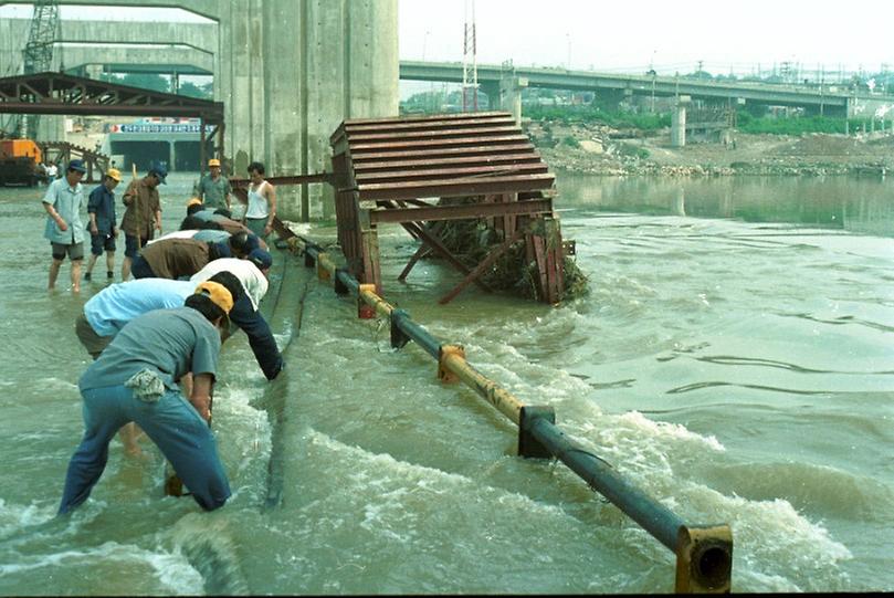1981년 잠수교 침수 긴급 복구