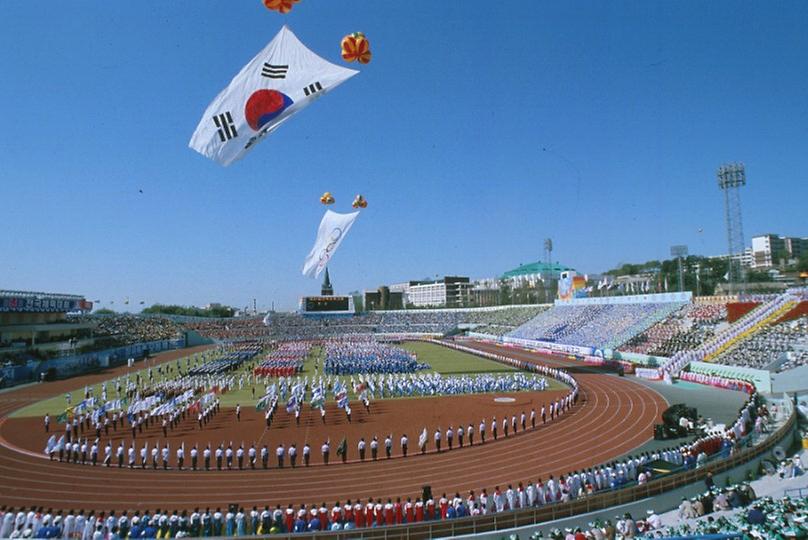 민족의 대제전 제64회 전국체전 인천 직할시에서 개막