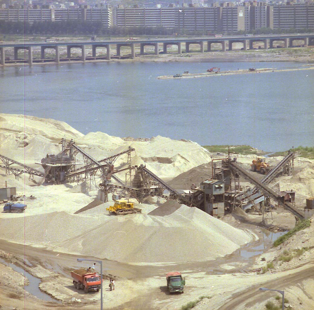 1984년 한강 개발 공사현장