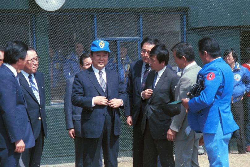 염보현 서울시장, 프로야구경기 시구