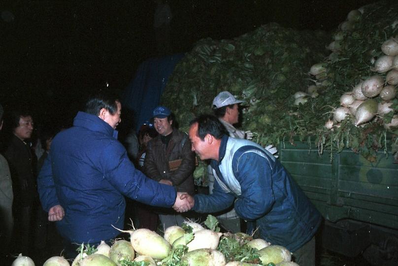 염보현 서울시장, 김장시장 시찰