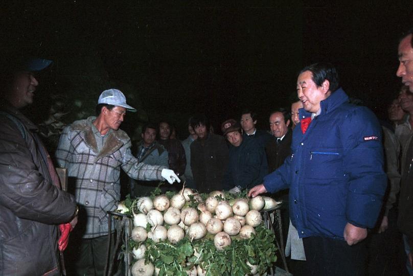 염보현 서울시장, 김장시장 시찰