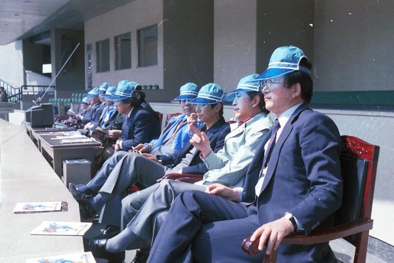 염보현 서울시장, 프로야구경기 시구