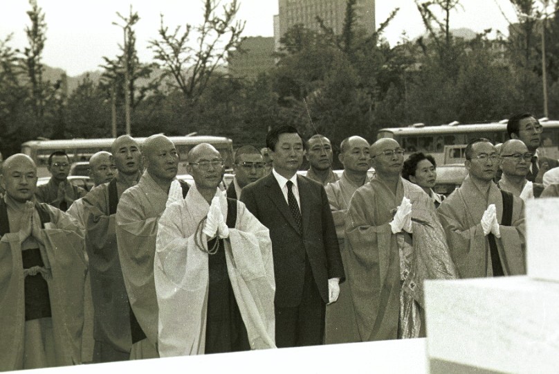 부처님 오신날, 봉축탑 점화식