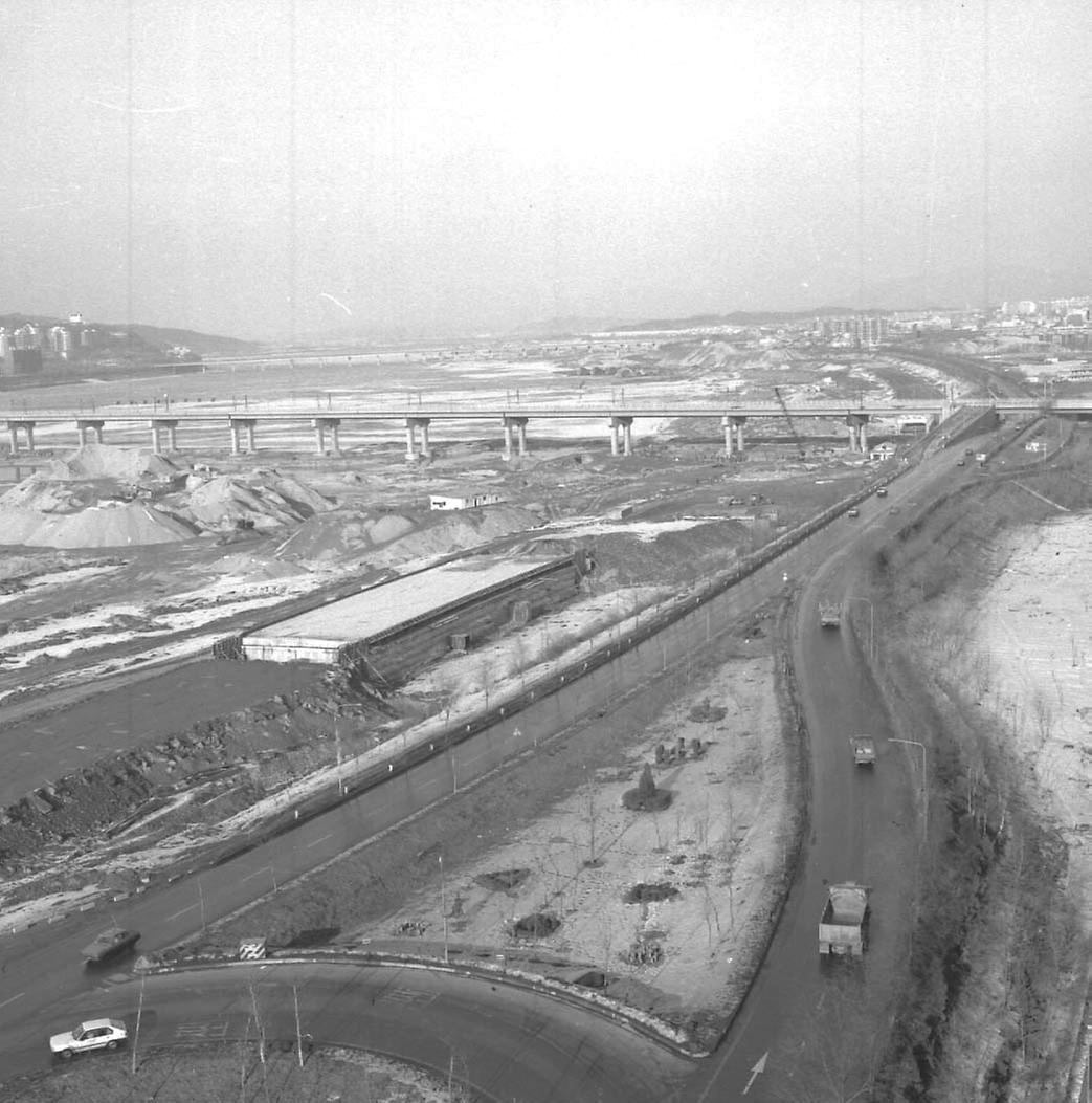 1985년 원효대교 주변 공사현장