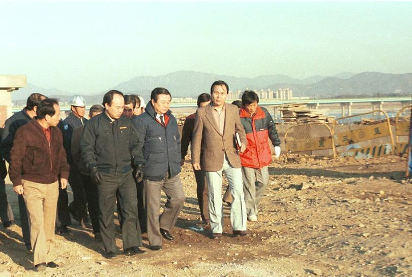 서울시장, 중랑 하수처리장.보광동 취수장 시찰