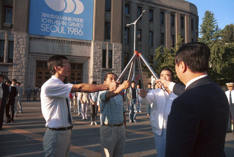 서울시청 앞 성화안치