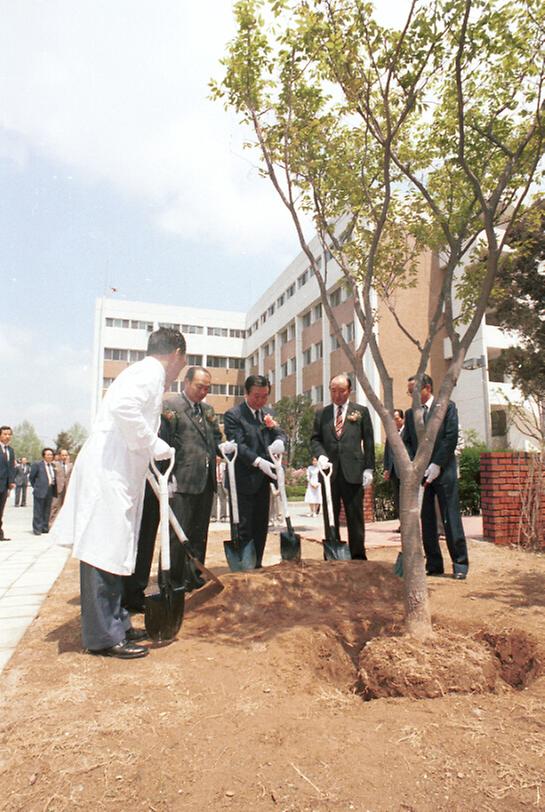 고압산소 치료센타 준공