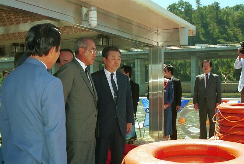 국무총리, 한강유람선 시승