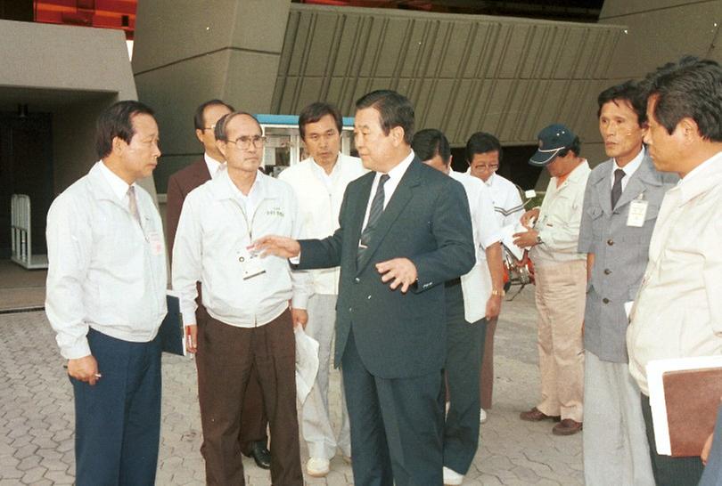 서울시장, 아시아경기대회 준비시설및 업체 시찰