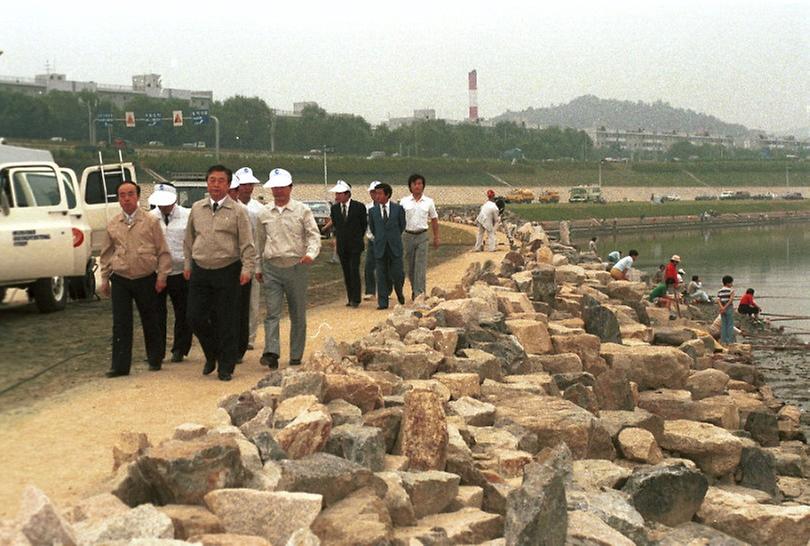 서울시장, 한강고수부지 시찰