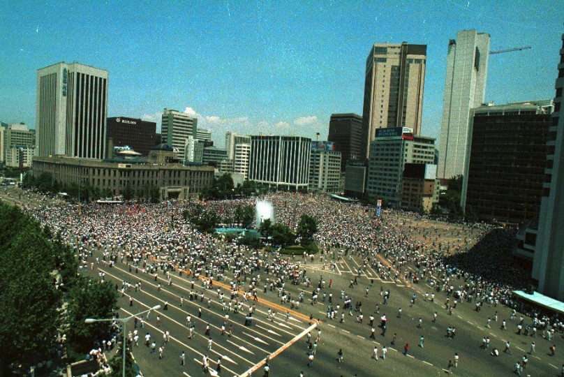 서울시청 앞 1987년 '6월 민주항쟁' 전경-1