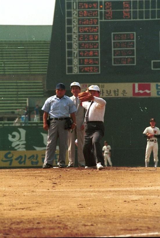 봉황기 야구 시구