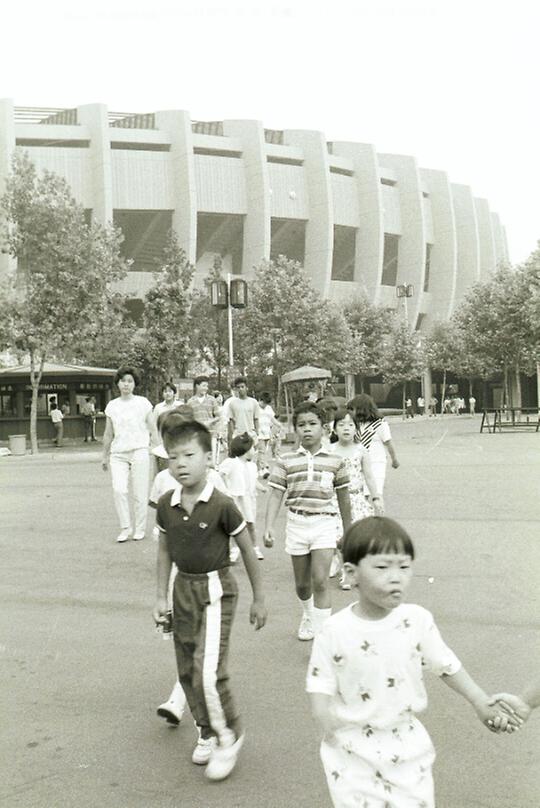 외국인 학생 일행, 올림픽주경기장 견학