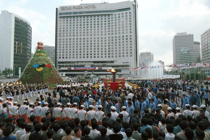 서울 장애자올림픽 성화 서울시청 도착