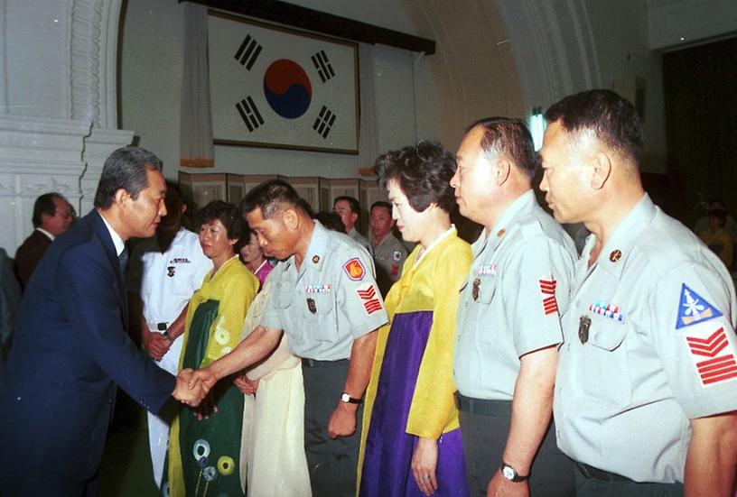 고건 서울시장, 국군모범용사 초청 만찬