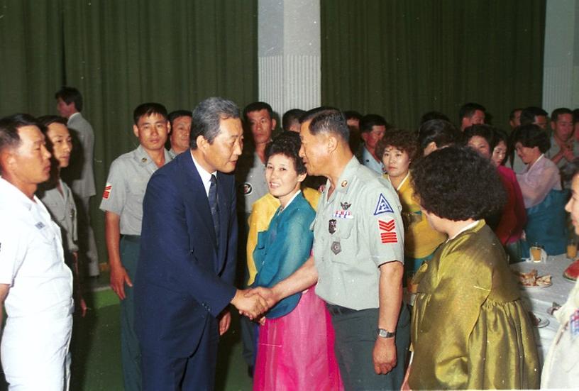 고건 서울시장, 국군모범용사 초청 만찬