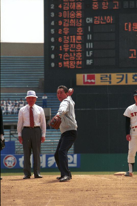 대통령배 고교야구 시구