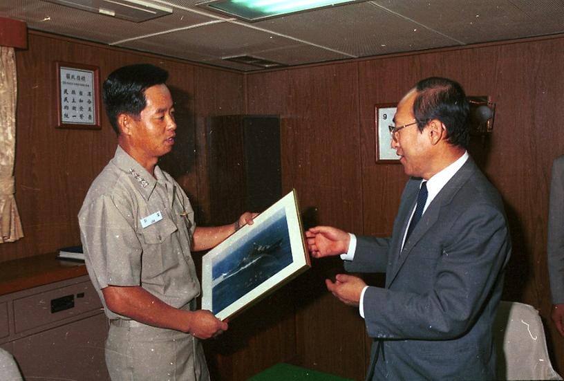 윤백영 부시장, 서울함 시찰