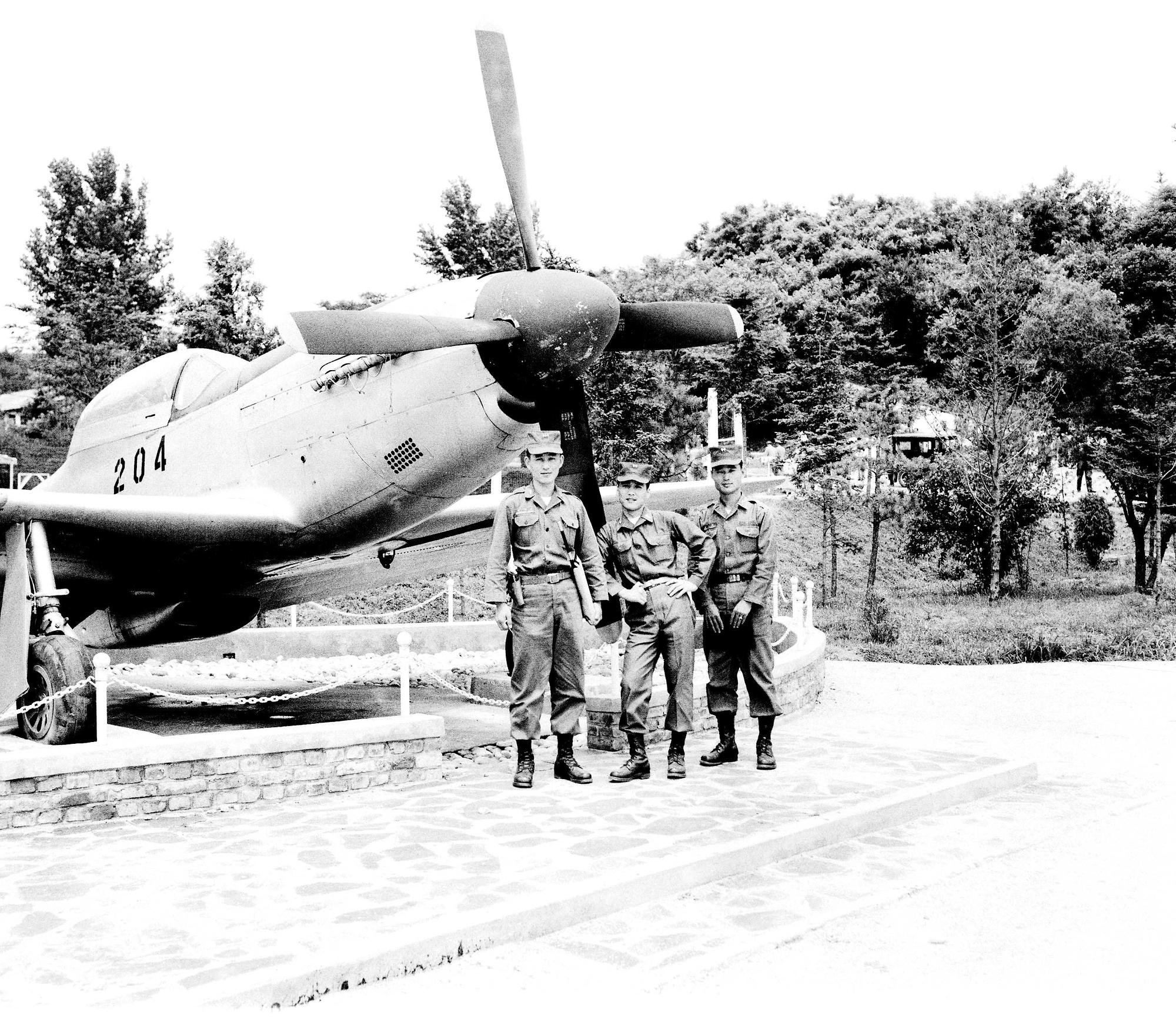 1961년 국방연구원 졸업식