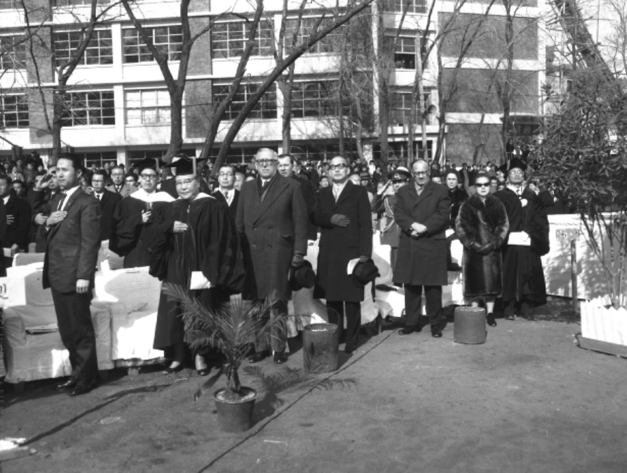 1964년 중앙대학교 졸업식